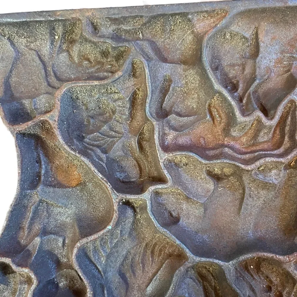 John Wright Cast Iron Wild Animal Puzzle Candy Mold Baking Pan Vintage 1984 Rust